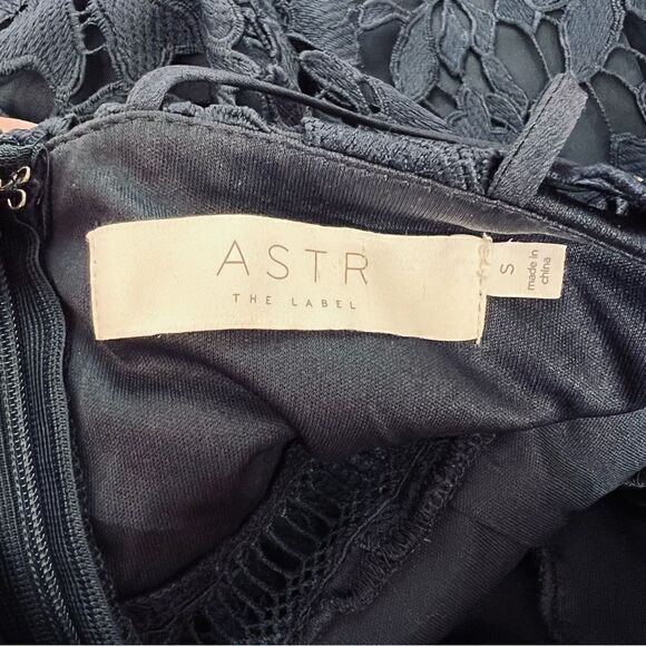 ASTR the Label  Lace Bodycon Dress navy blue size S - Picture 9 of 12